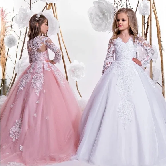 NWT White Lace Girls Flower Girl or First Communion Dress